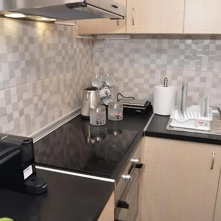 Moutros Cozy Sokrákion