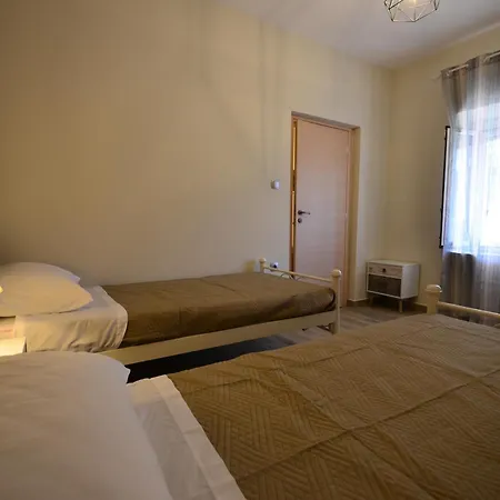Moutros Cozy *
